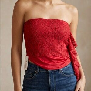 Chic Red Lace Strapless Blouse